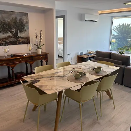 Ammoessa House *